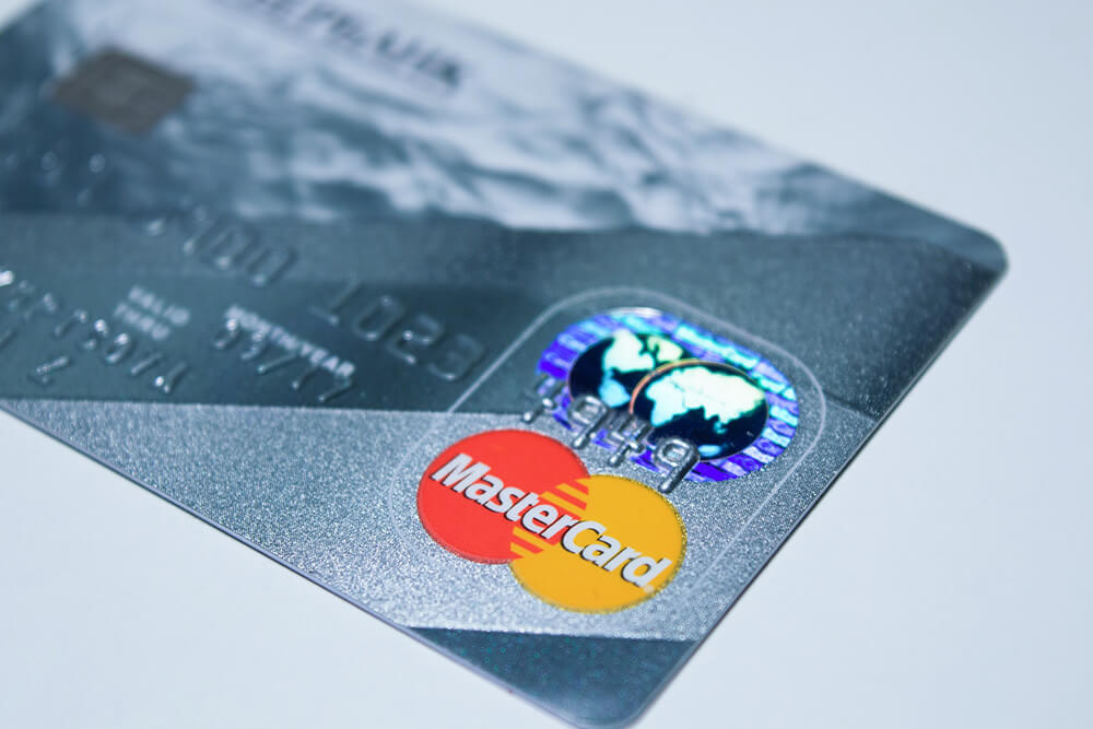 Precautions To Take When Using Your Credit Card On The Road During The Holidays